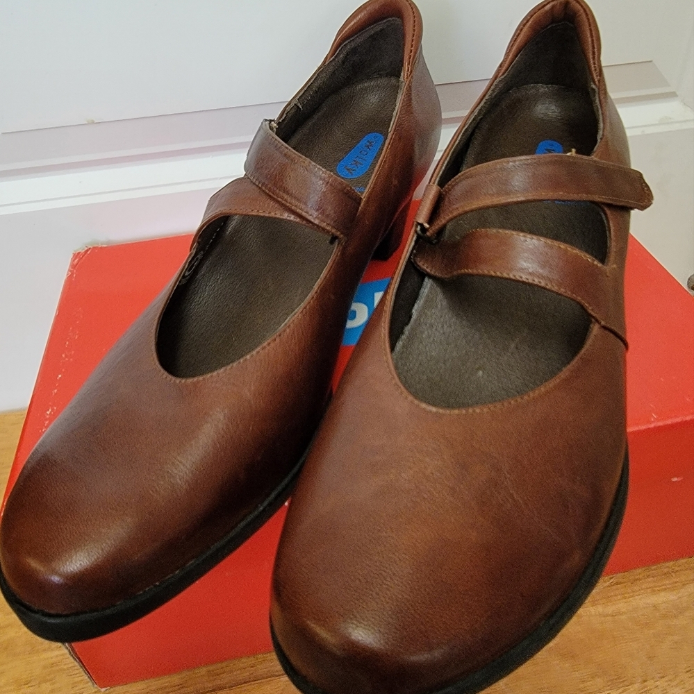 New Wolky Tempo Mary Jane Cafe Leather Sz 12